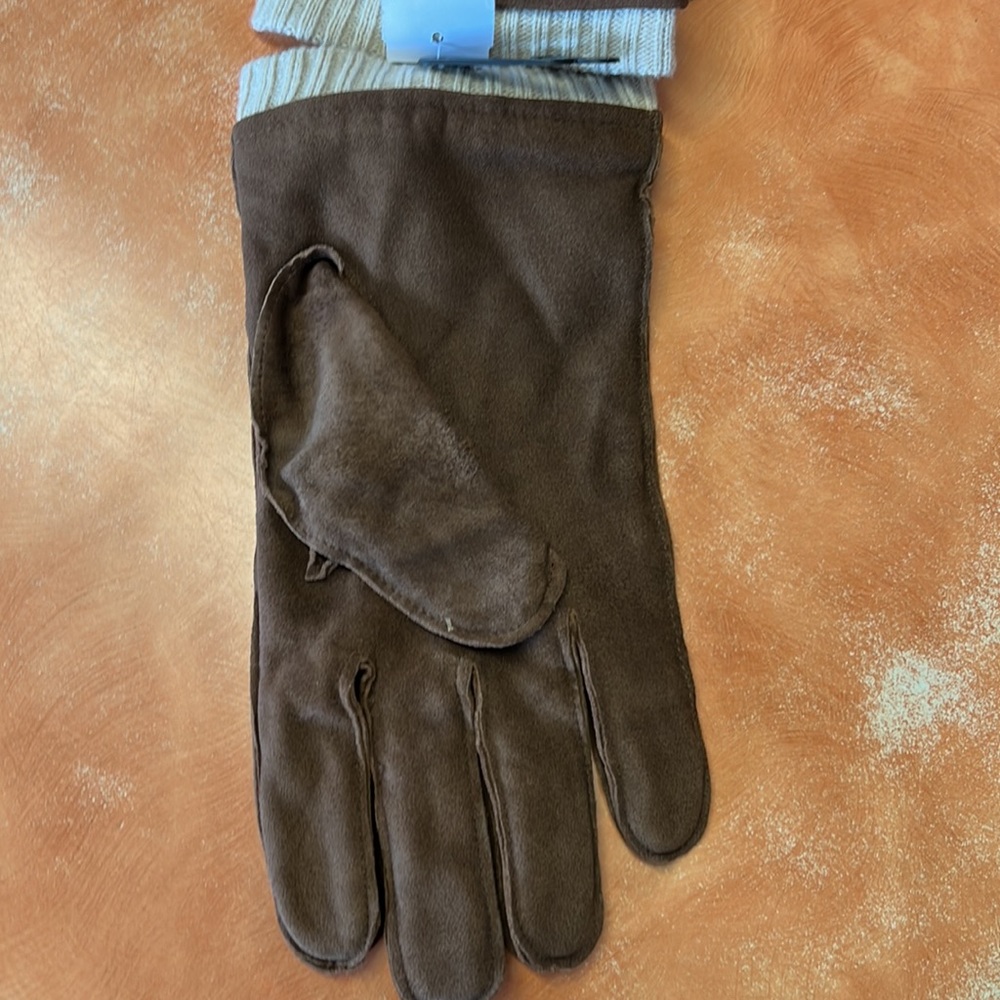 Leather Gloves - Picture 3 of 4